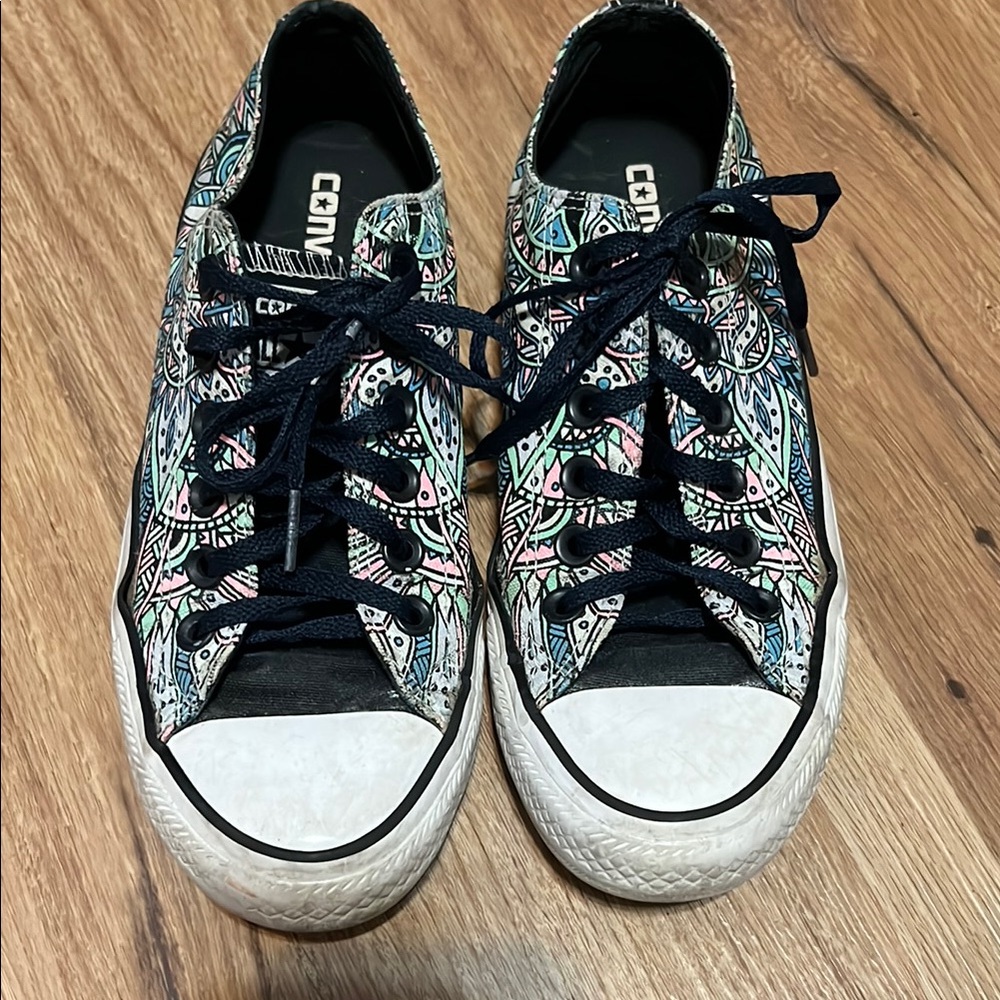 Converse Patterned Sneakers, size 5